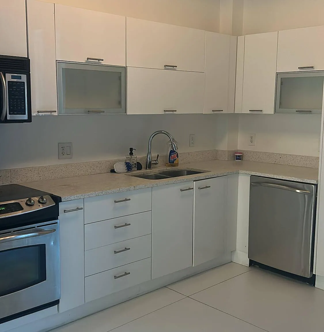 1 bed, 1.0 bath, 620 sqft, $2,500 — Photo 1