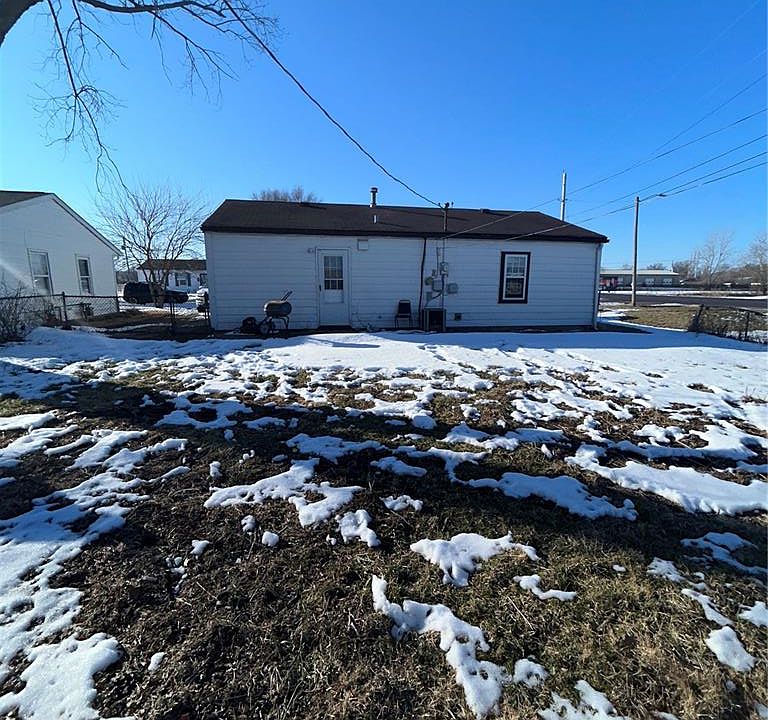2nd image of 601 Saint Monica Dr