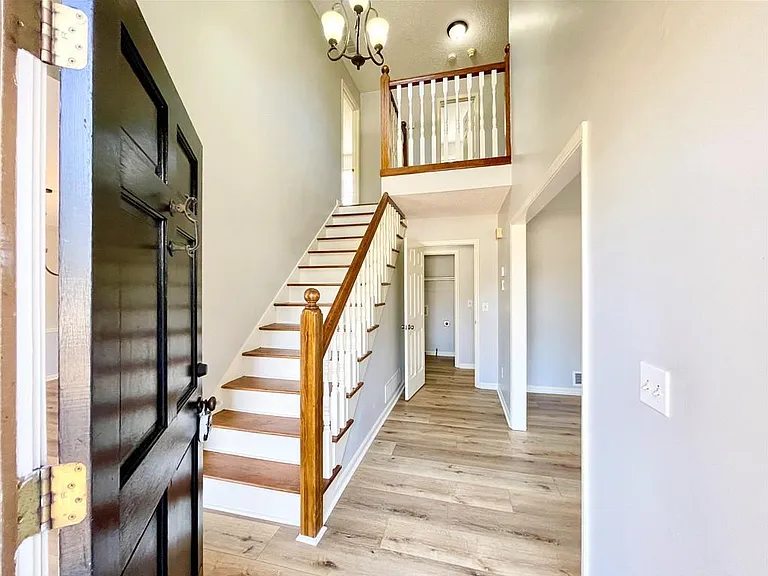 1721 Emerson Ct — Photo 5