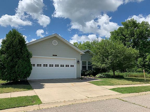 3rd image of 23019 Redwood Dr