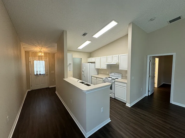 545 Golfview Ct — Photo 5