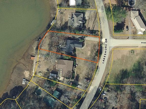 5th image of 152 Lakeshore Dr