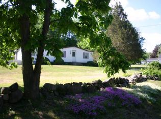 61 Whittier St, Newton, NH 03858