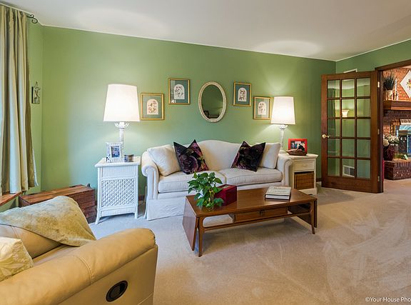 3rd image of 455 Jennifer Ln