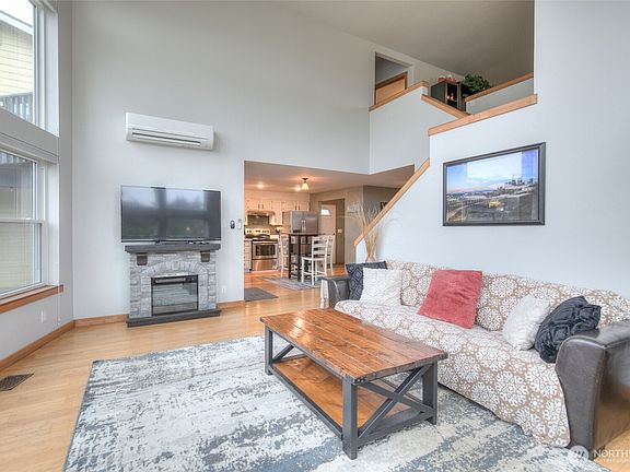 5th image of 200 Ocean Lake Way NW