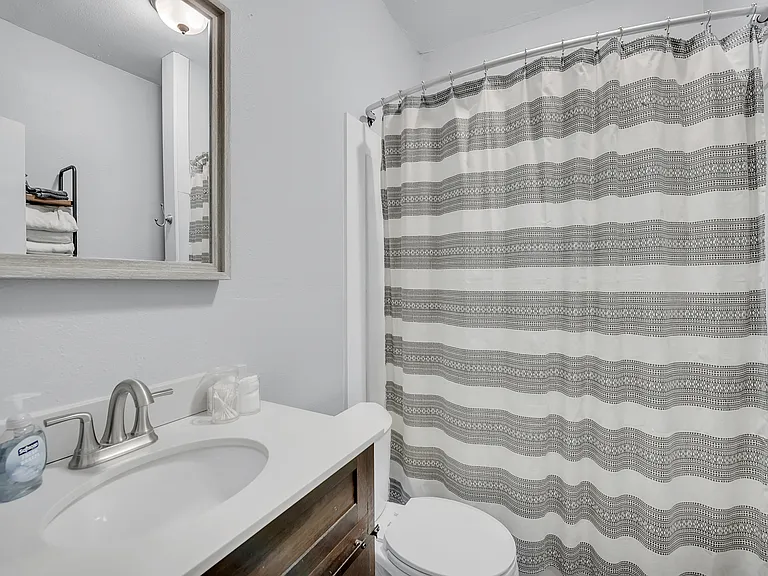 2320 Mistletoe St #B — Photo 13
