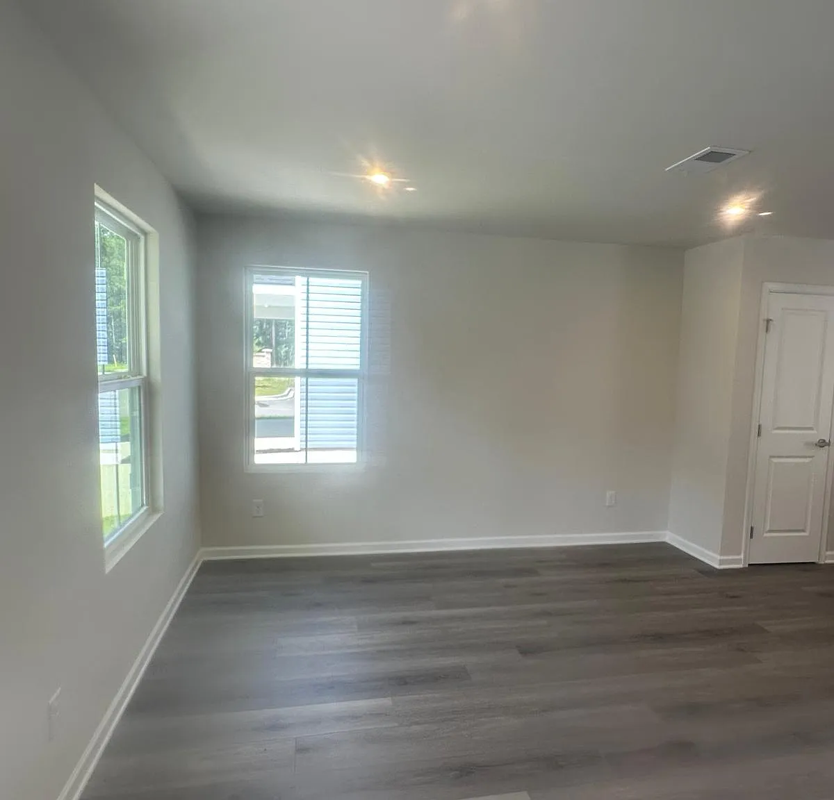 3 bed, 2.5 bath, 1224 sqft, $2,610 — Photo 2