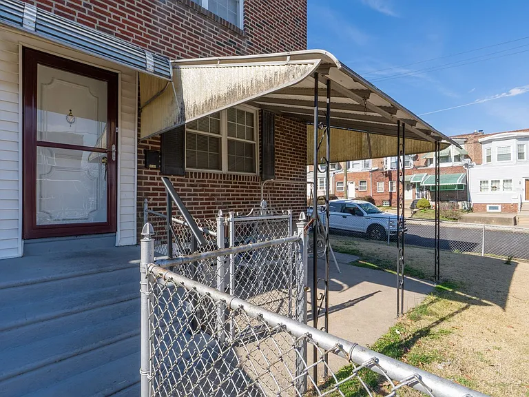 7101 Dorel St — Photo 28