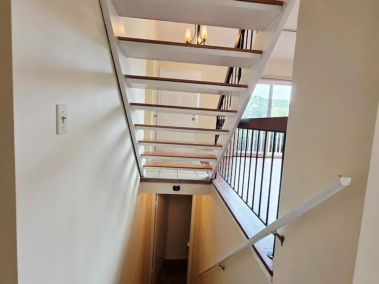 97 Cotswold Cir #2 — Photo 33
