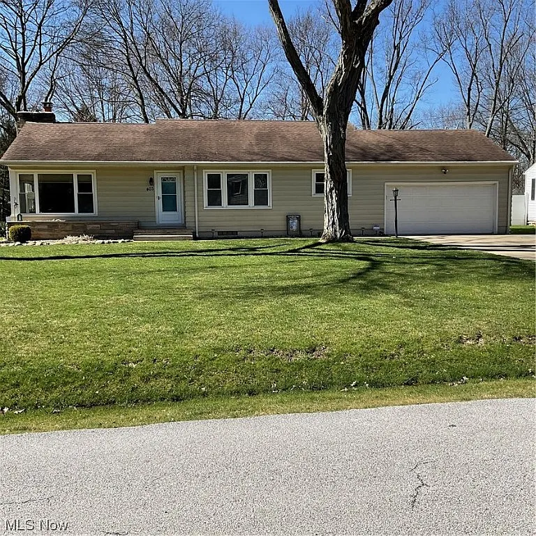 403 Fernwood Ave photo 1