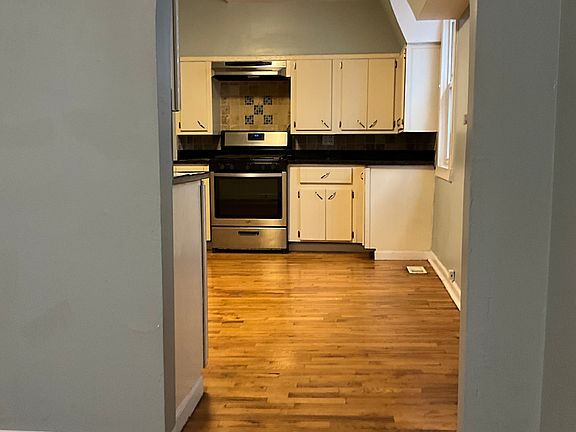 2nd image of 1954 W 21st Pl Unit 1