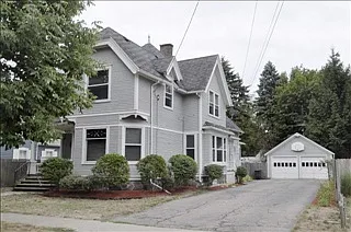 131 W Hanover St photo 1