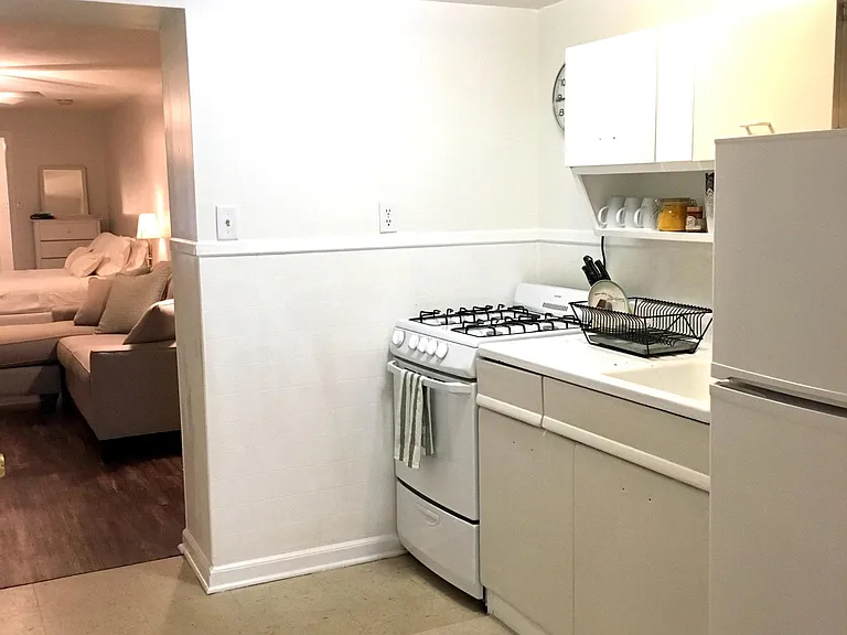 122 W Jones St #A — Photo 12