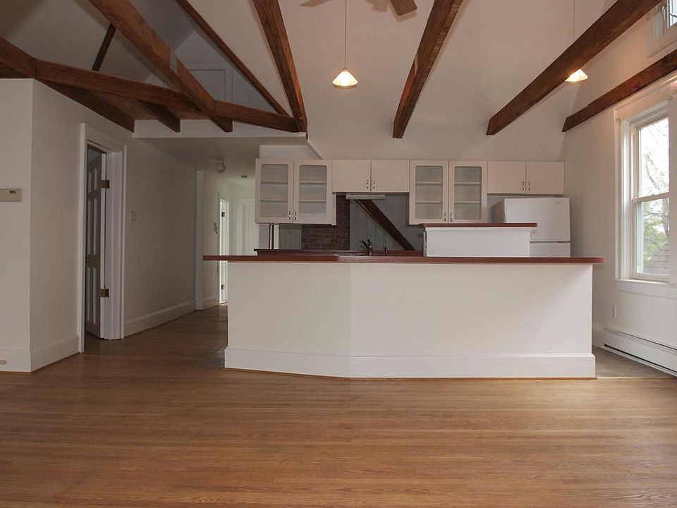 1st image of 421 Norwood Ave #3