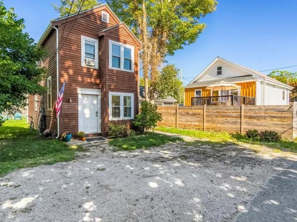 46 Thurston Ave, Newport, RI 02840