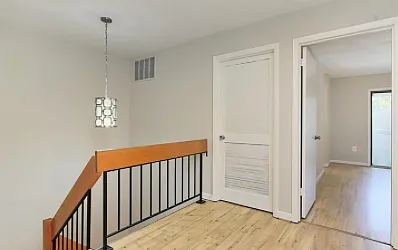 2045 Wethersfield Ct #1 — Photo 16