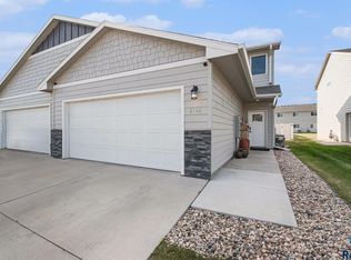 6146 S Alki Pl, Sioux Falls, SD 57108