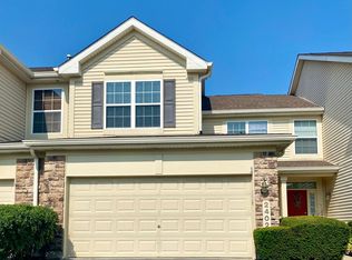2402 Georgetown Cir, Aurora, IL 60503