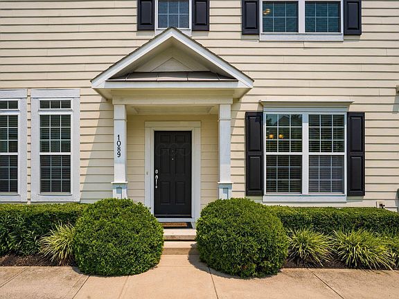 4th image of 1089 Bluffway Dr