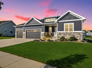 3015 Mourning Dove Dr, Cottage Grove, WI 53527