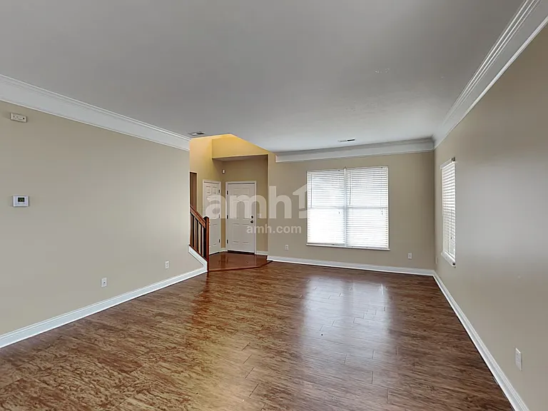 7200 Winterbek Ave — Photo 5