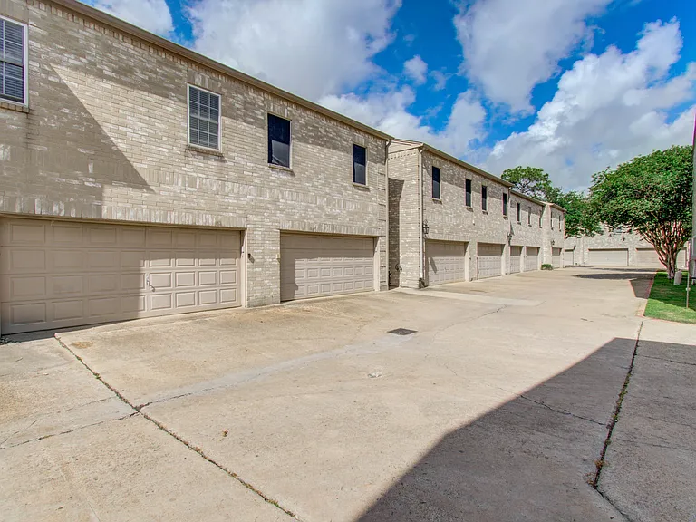 3088 Holly Hall St — Photo 6