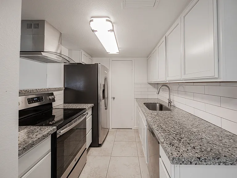 4615 E Jones Ave — Photo 9
