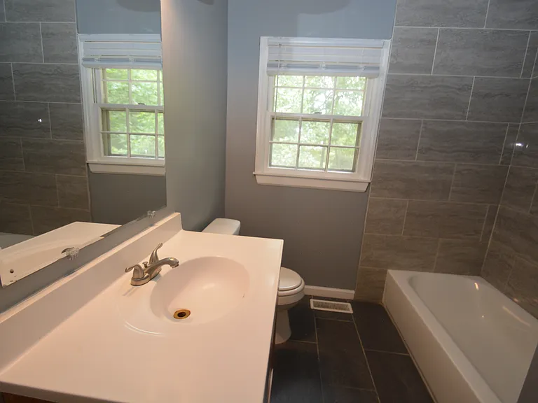 519 Tuggle St — Photo 8
