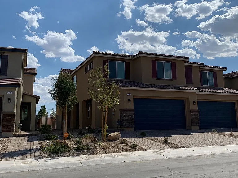 4209 Juanita May Ave — Photo 1