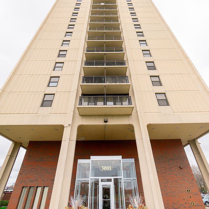1st image of 3001 S Michigan Ave Unit 601