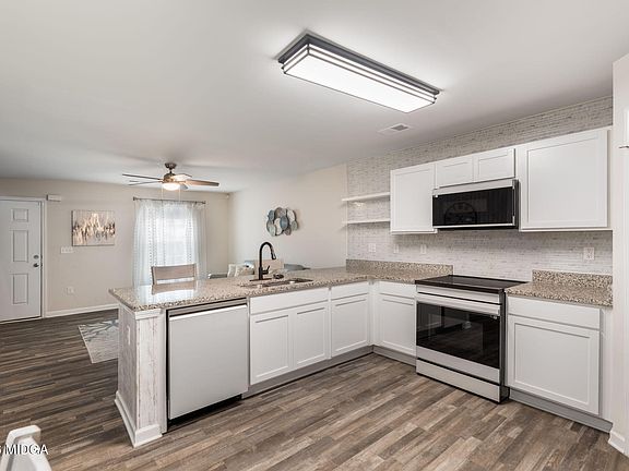 4th image of 441 Kildare Way