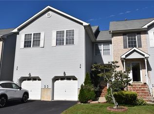 34 Lakeview Dr #34, Helmetta, NJ 08828