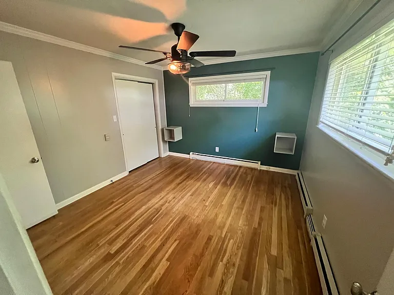 826 Claremont Ct — Photo 16