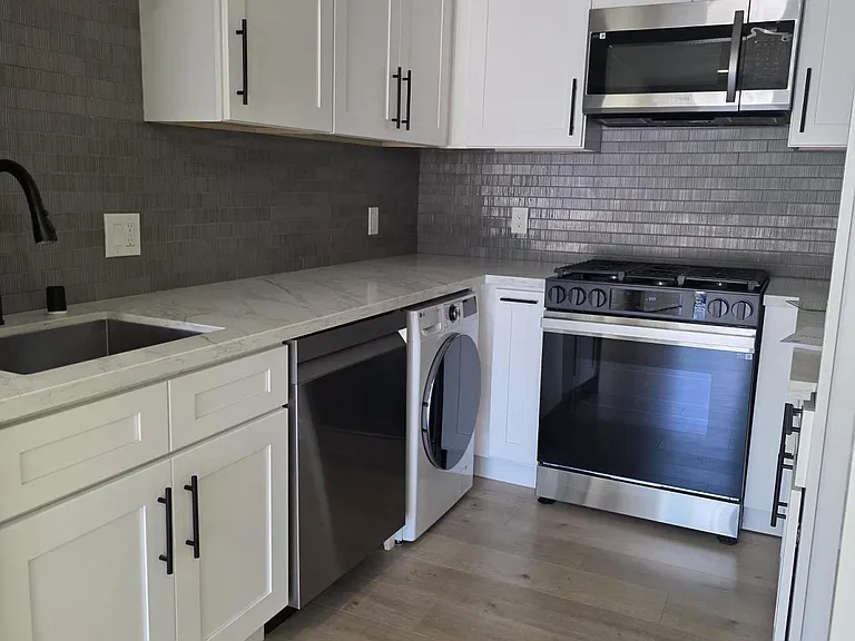 12361-12365 El Rey Pl #12361-3 — Photo 2