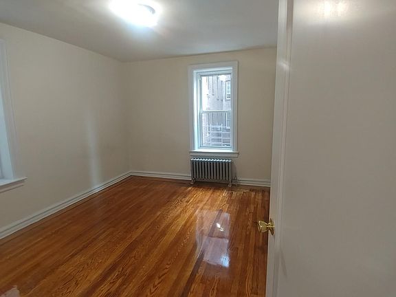 3rd image of 1575 Thieriot Ave APT 2A