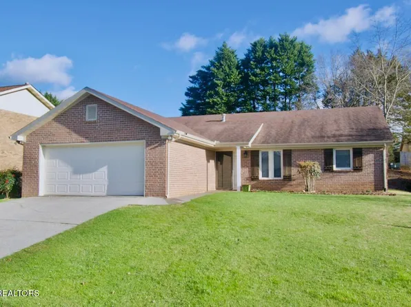 1418 Carowinds Cir, Maryville, TN 37803