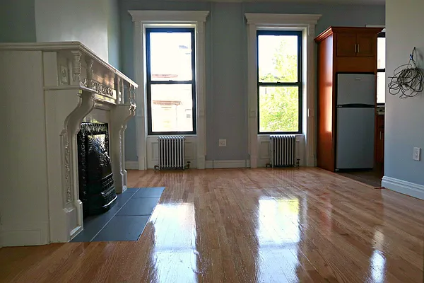 Rented by Level Group | media 9