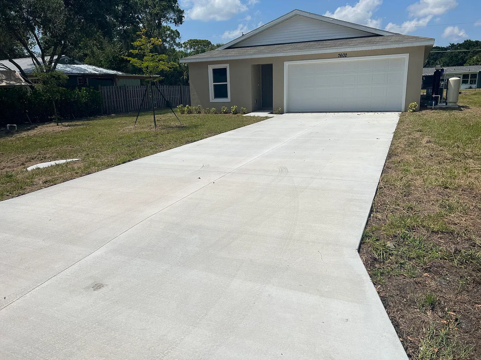 3 bed, 2.0 bath, 1384 sqft, $2,250 — Photo 1