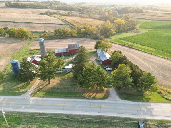 12934 Apple Rd, Elgin, IA 52141