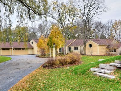 1150 E Bay Point Rd, Bayside, WI, 53217