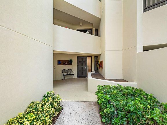 2nd image of 1132 Marine Way W #E1r