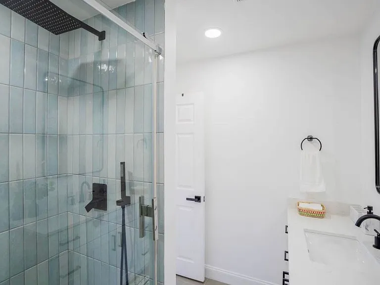 3649 SE 5th Ct — Photo 21