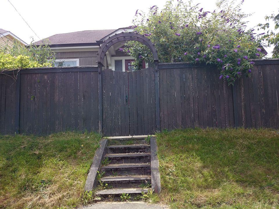 2nd image of 861 NW 65th St