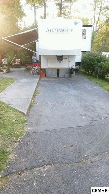 2nd image of 4223 E Parkway Unit 82