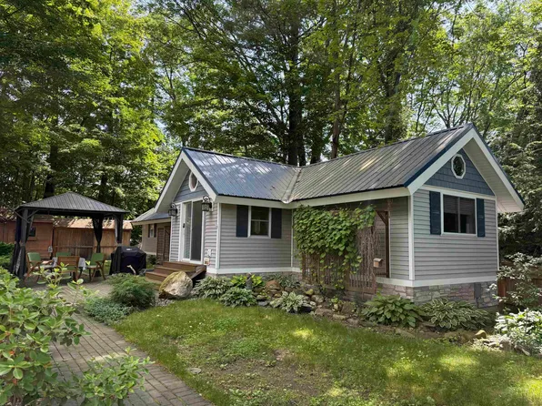 15 Lynwood Drive, Brattleboro, VT 05301