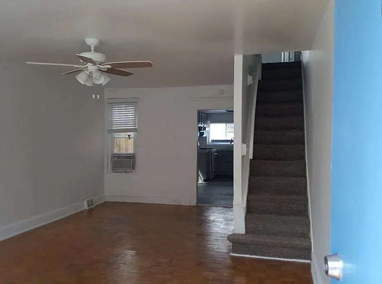 2542 Cedar St — Photo 2