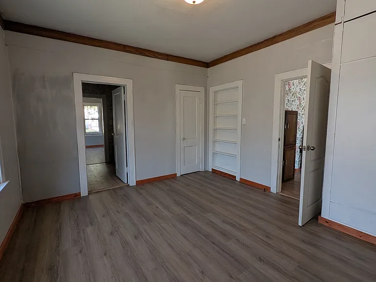 531 W Wallace St — Photo 8