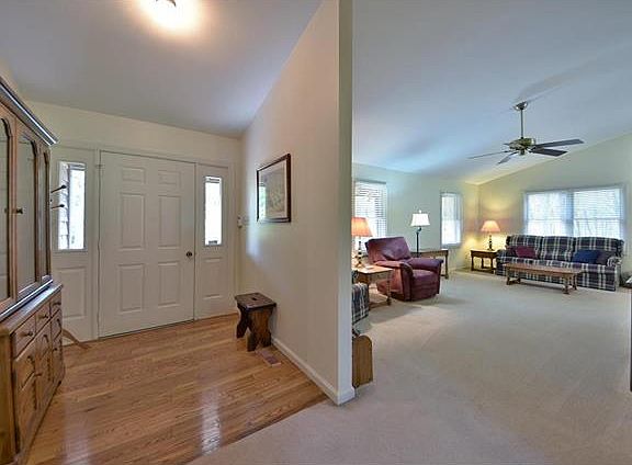 3rd image of 103 Dogwood Ln