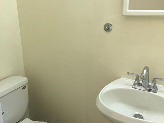 5th image of 202 Grasmere Dr