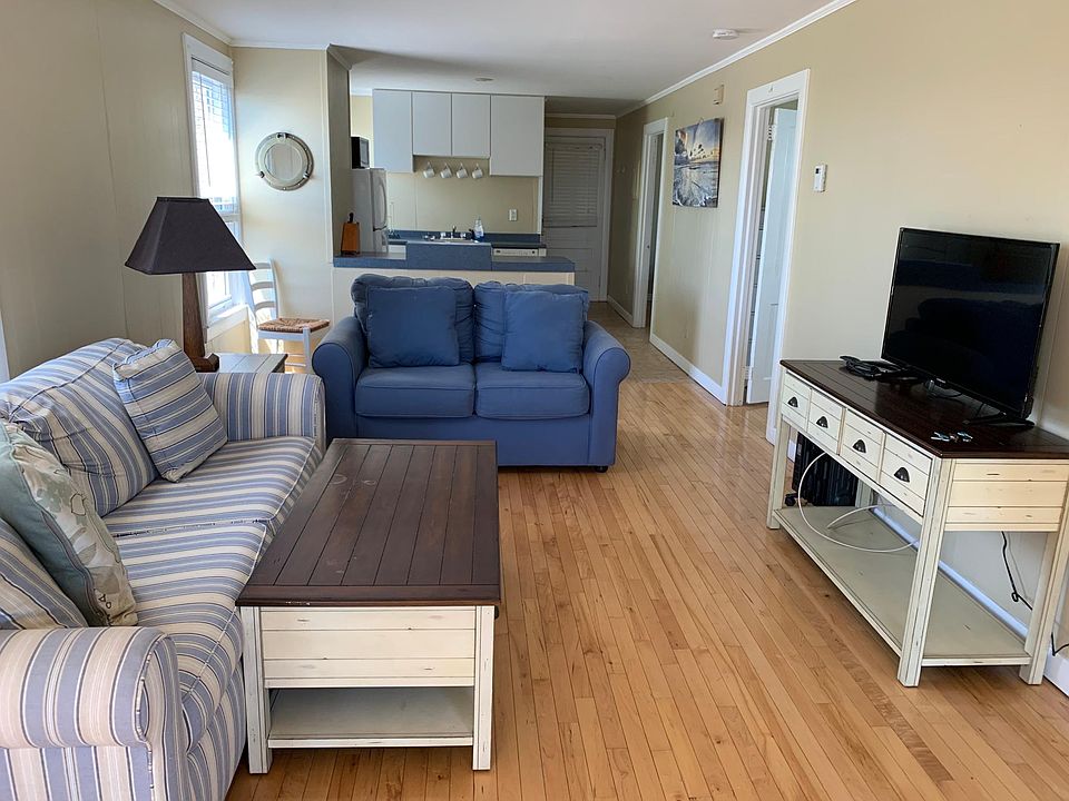 1st image of 46 William St #3